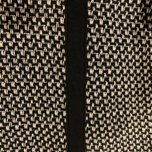 Gently used Ladies Ann Taylor Wool Skirt - Picture 7 of 7